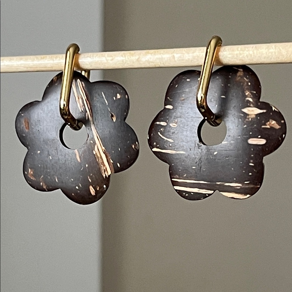 Hand Crafted Brown Floral Earring